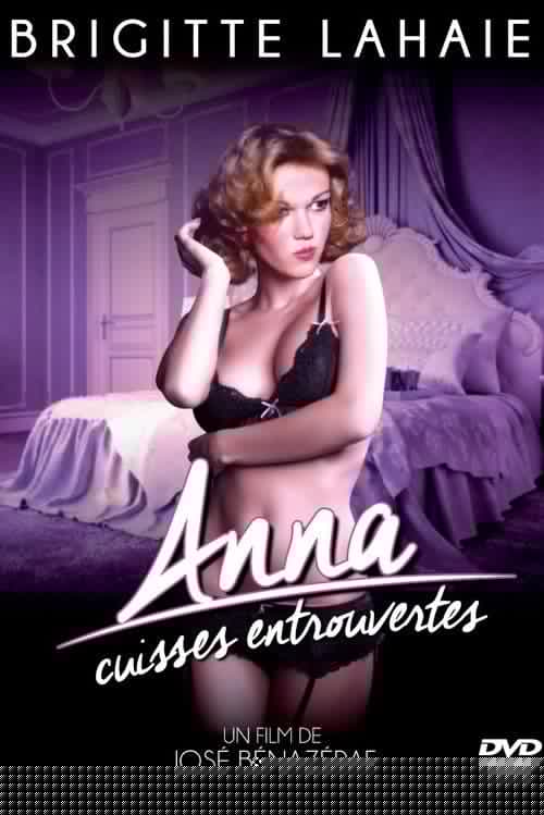 Anna cuisses entrouvertes